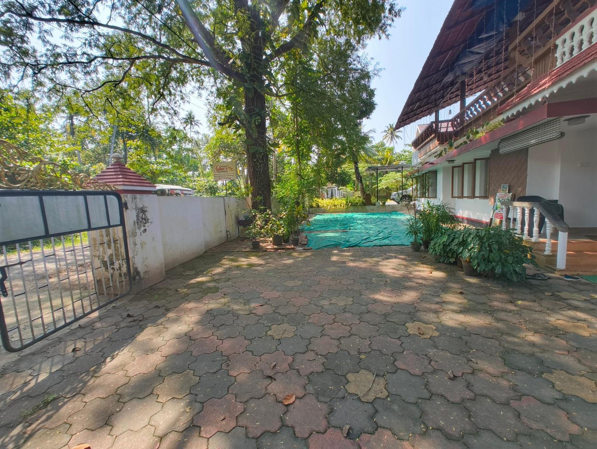 'Marari Johns Homestay' Mararikulam, Alappuzha Extérieur photo